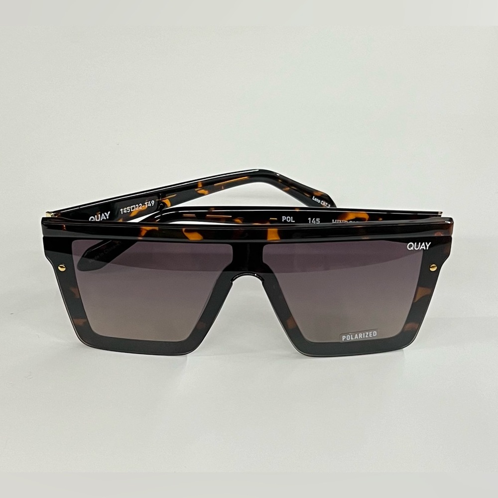 - Quay  Australia NIGHTFALL Hindsight  -TRT / SMKTPPOL   sunglasses